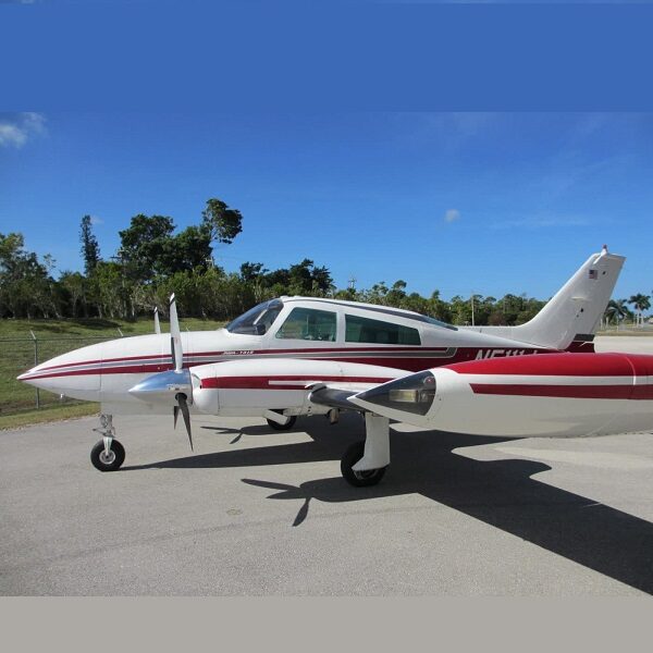 هواپیمای سوختی Cessna 310 - مدل ایران - مرکز تخصصی سرگرمی های رادیوکنترل